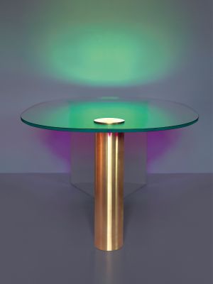 Bordet Ettore formgivet av Åsa Jungnelius producerat av Källemo. Ett objekt som vann priset Born Classic när det gavs ut. 