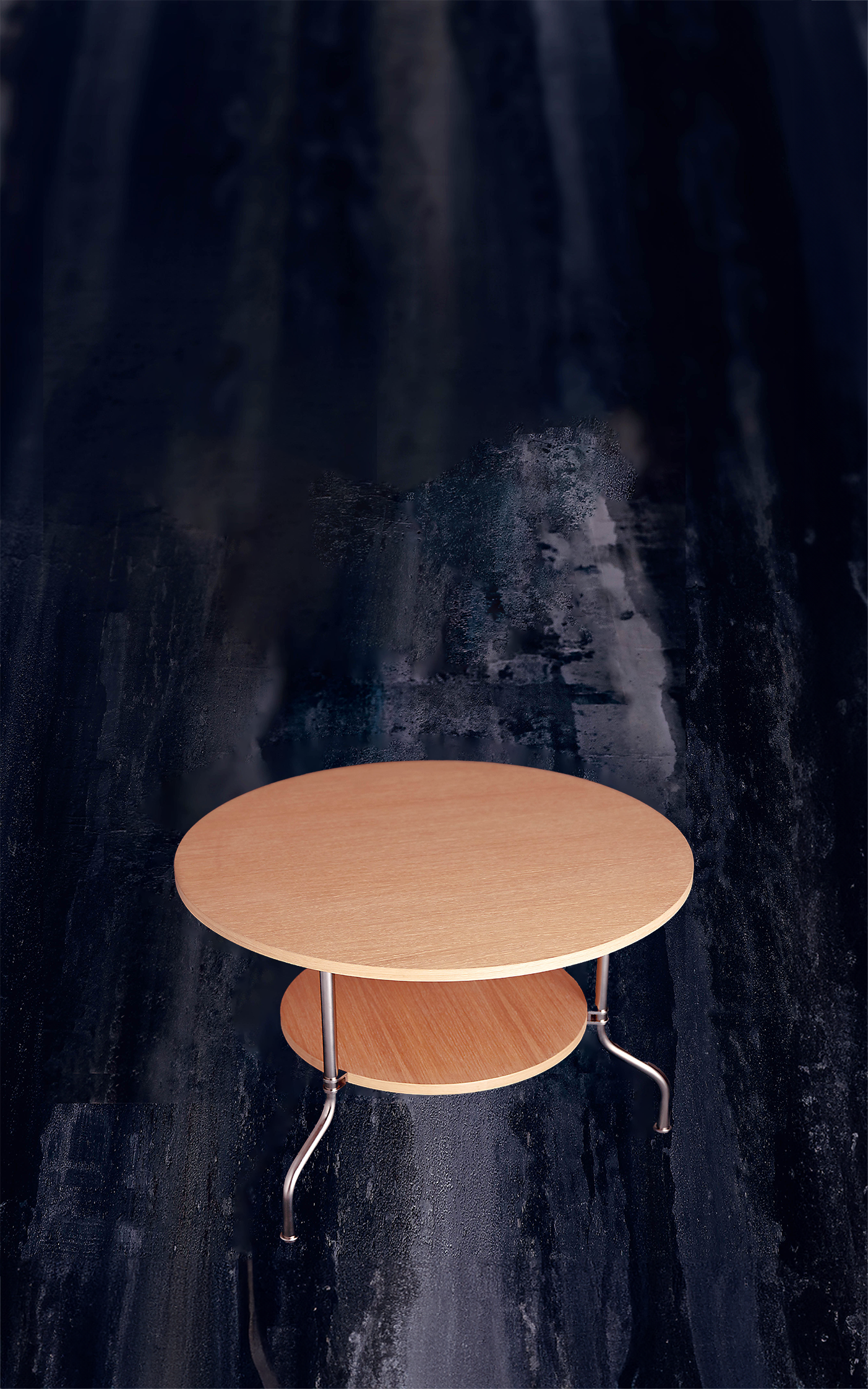 Bordet Sven med bordsskiva i ask mot mörk bakgrund